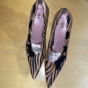 BP. animal print scalloped pumps!
